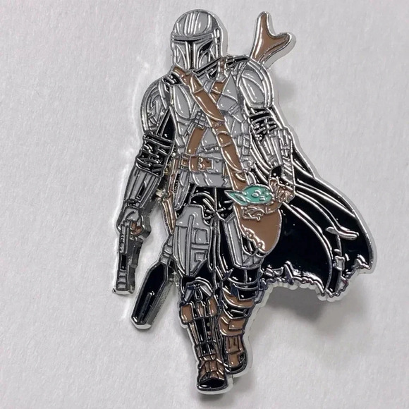 Star Wars - The Mandalorian & Grogu -  Epic Duo Pin 😎💚 - Picture 1 of 10